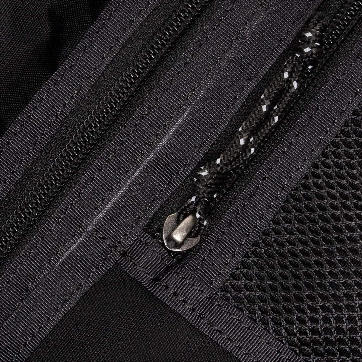 LEICHT MESSENGER BAG