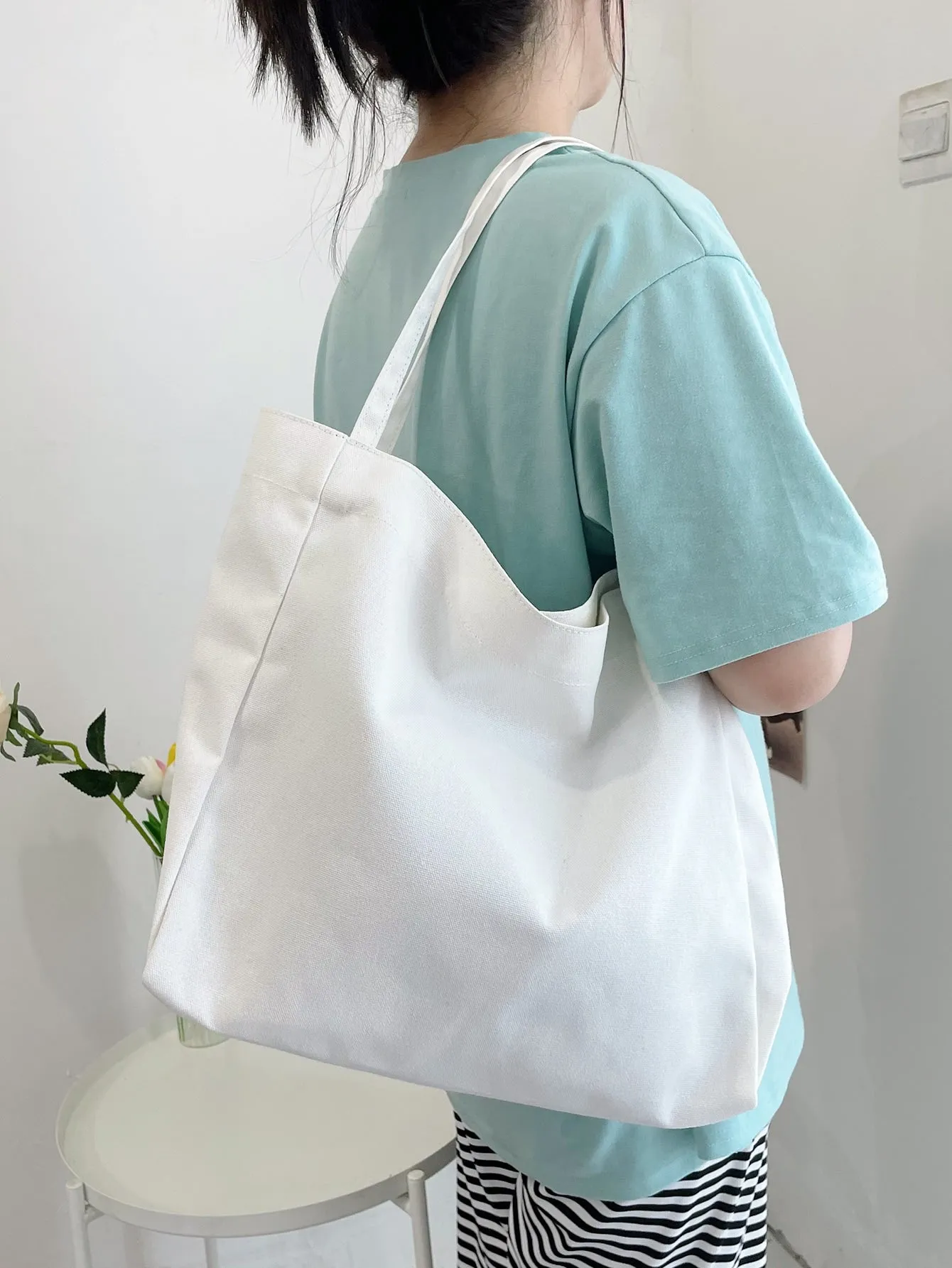 Minimalist Large Capacity Tote Bag