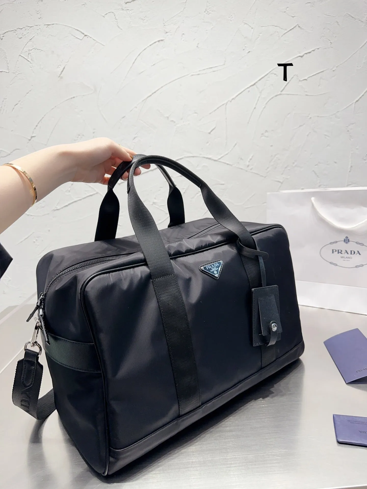 PD189 Luggage / 16.9x10.2inch