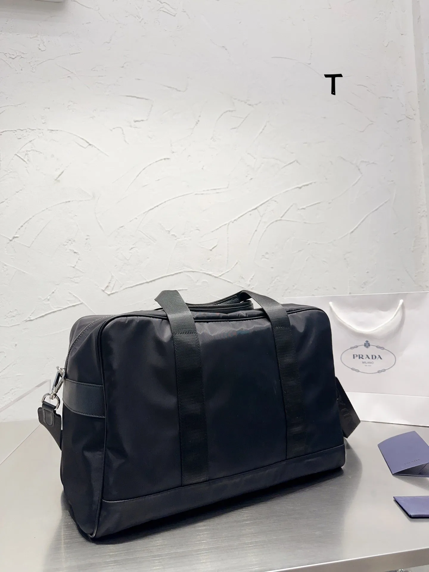 PD189 Luggage / 16.9x10.2inch