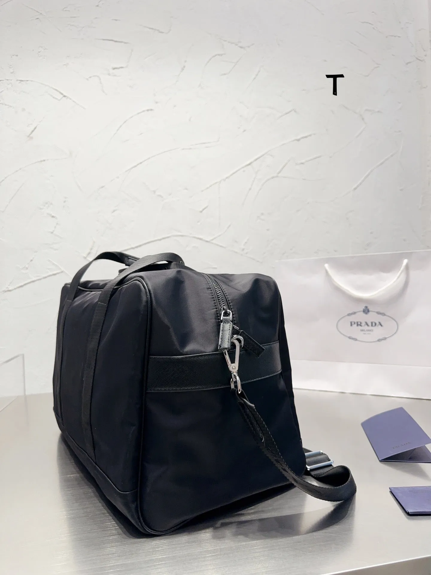 PD189 Luggage / 16.9x10.2inch