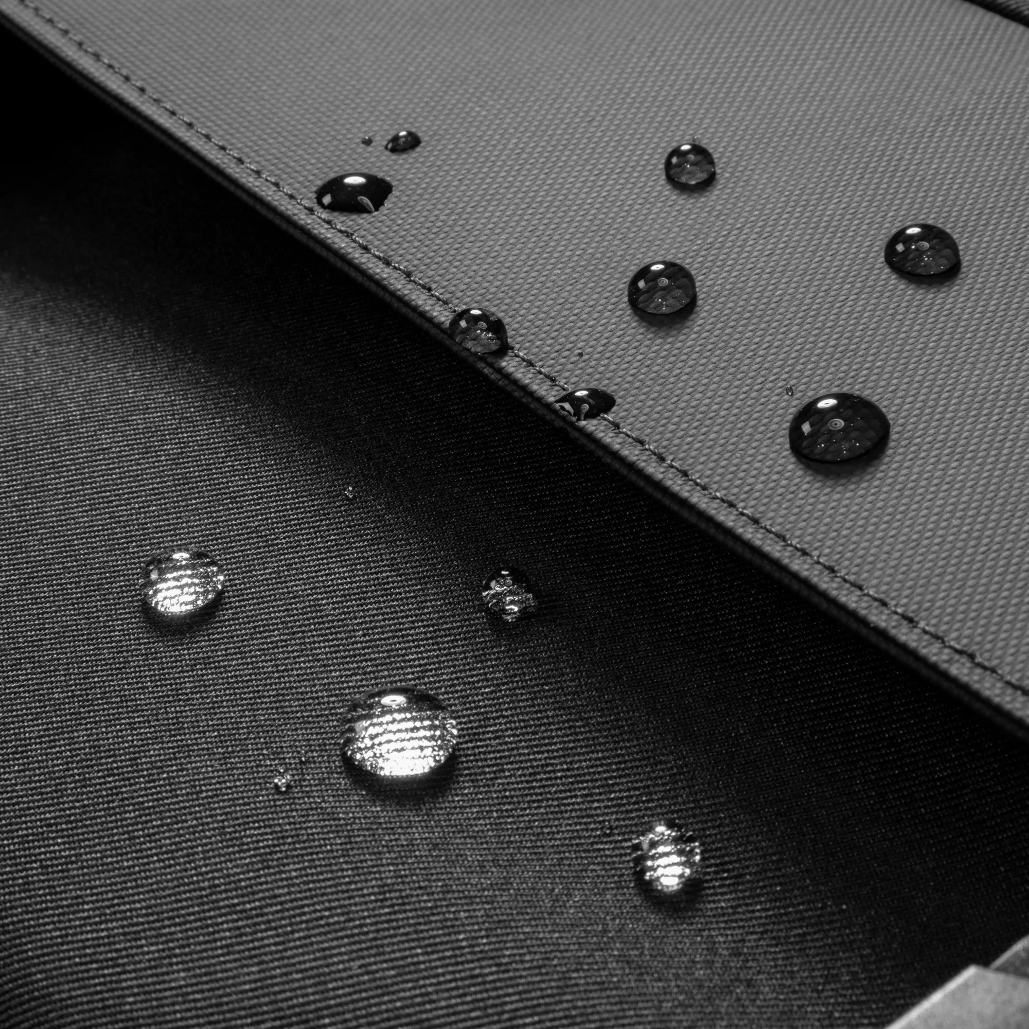 Slash-T27 Shoulder Bag