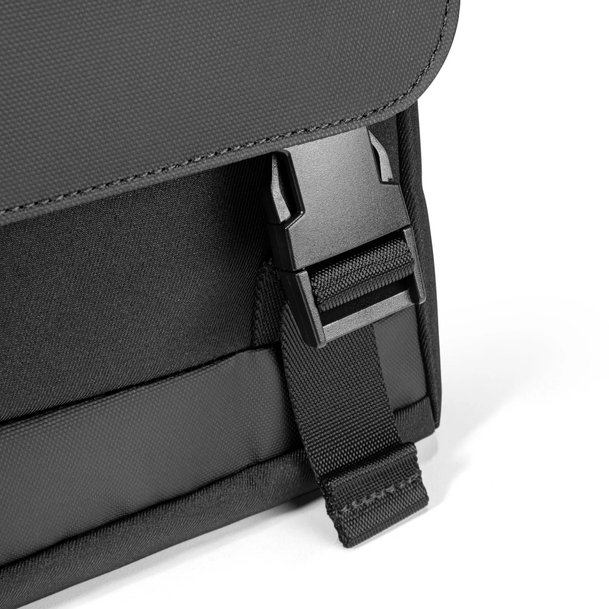 Slash-T27 Shoulder Bag