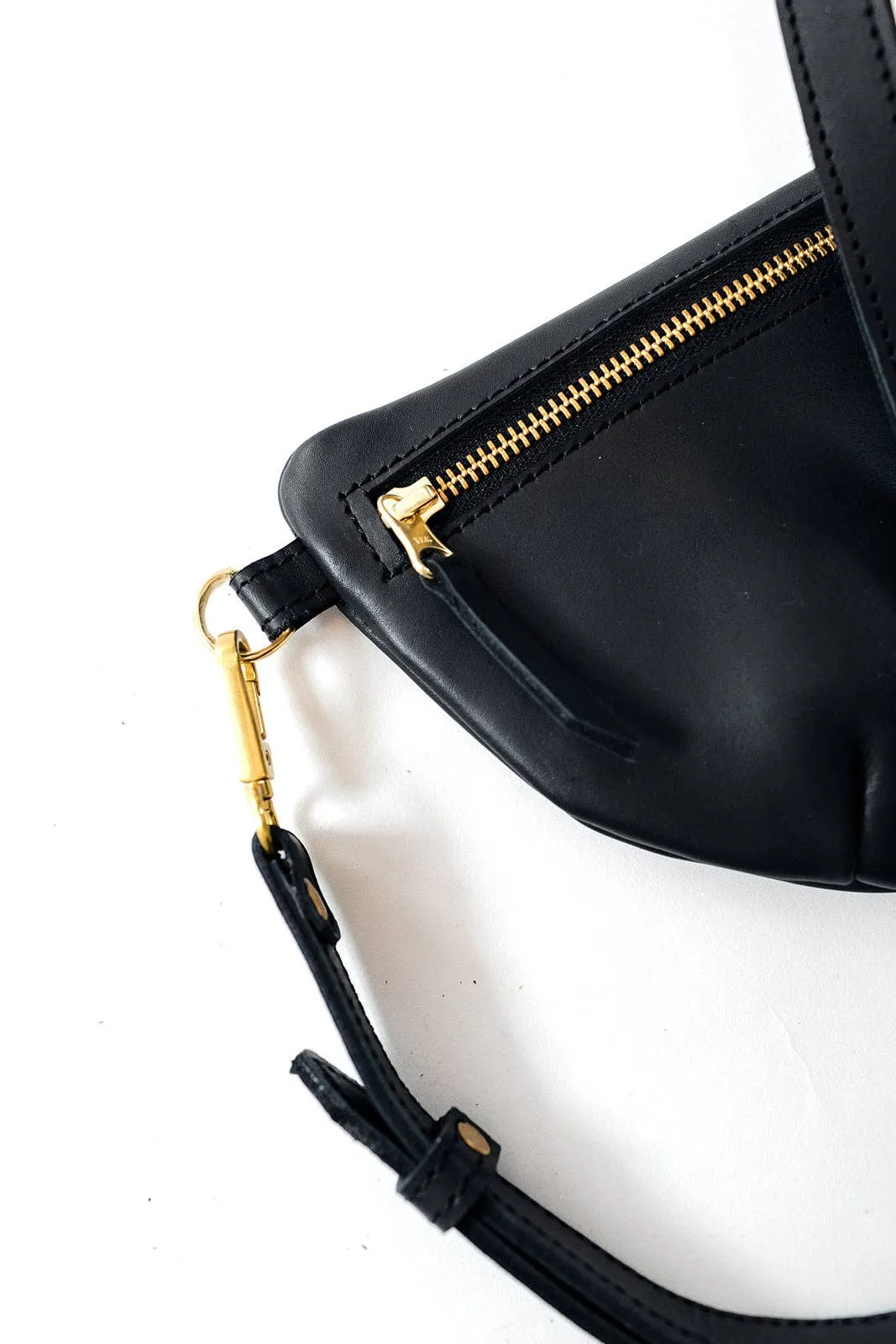 Sling Bag in Black