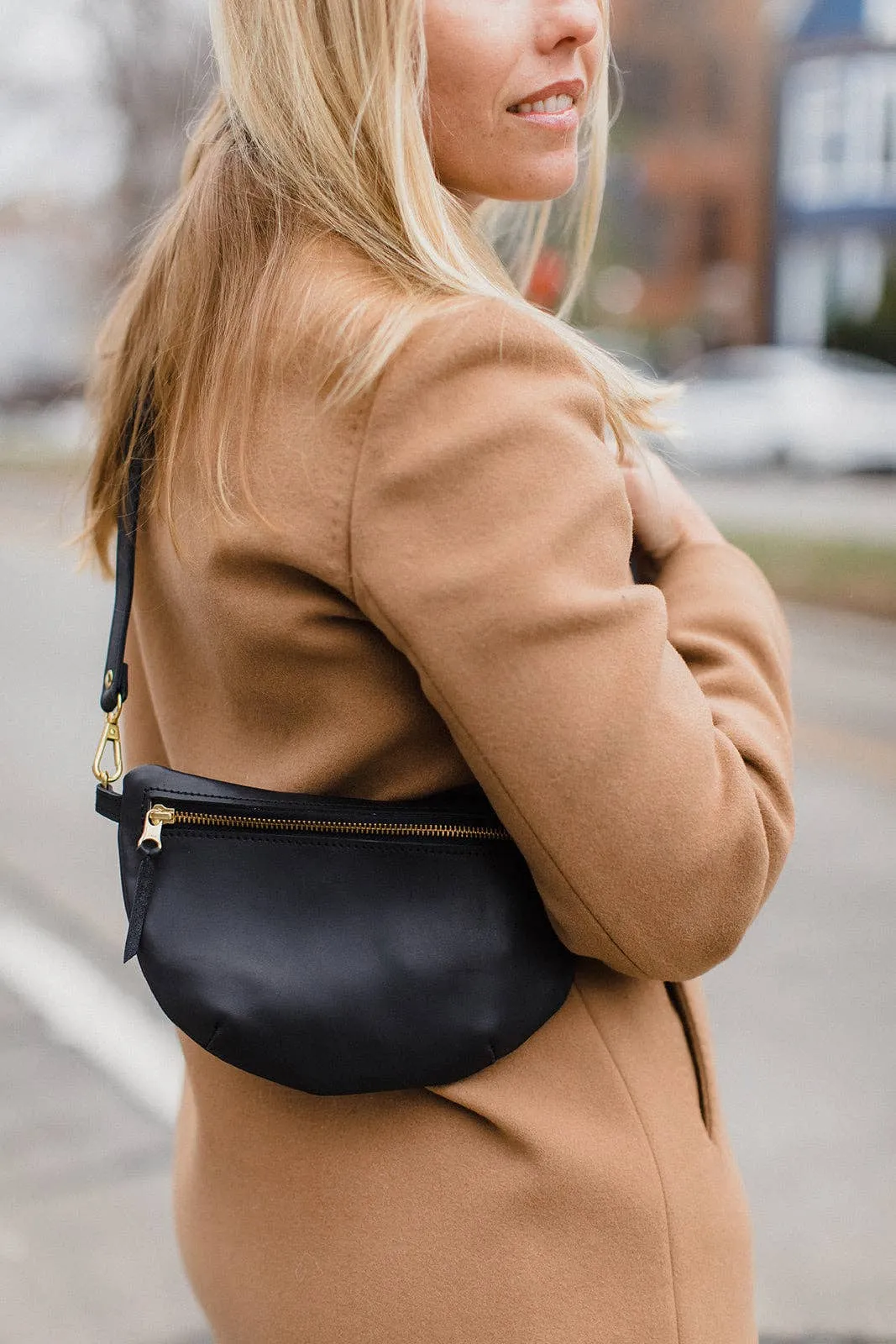 Sling Bag in Black