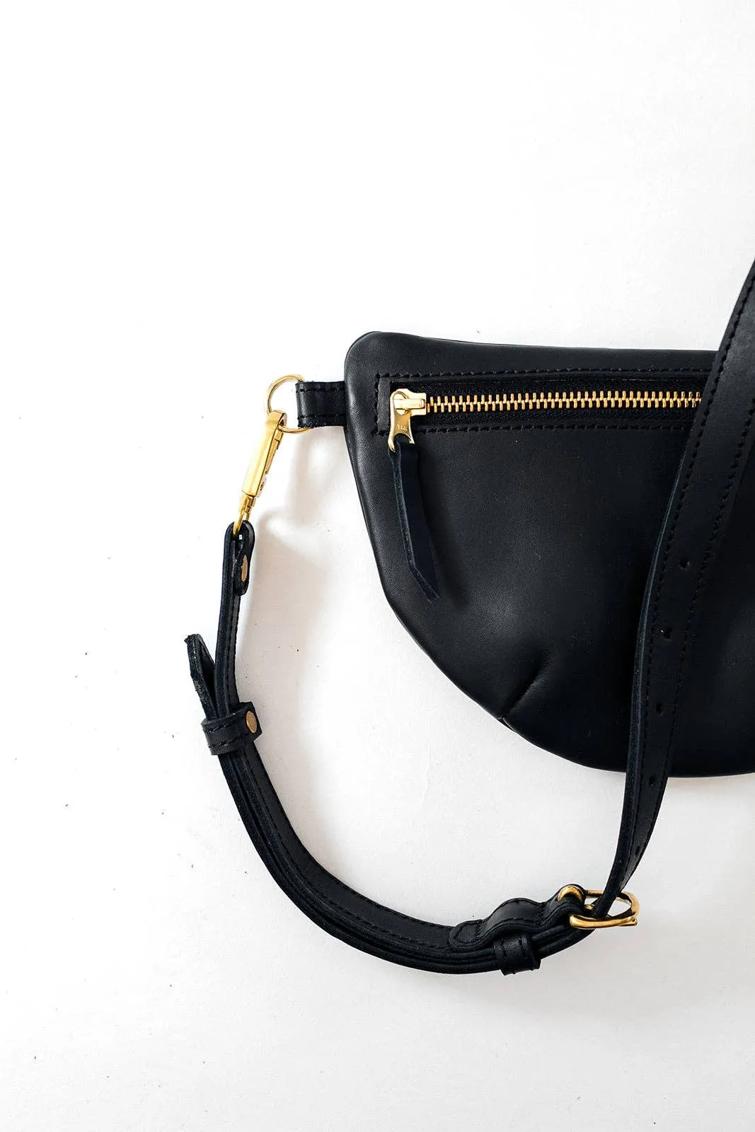 Sling Bag in Black