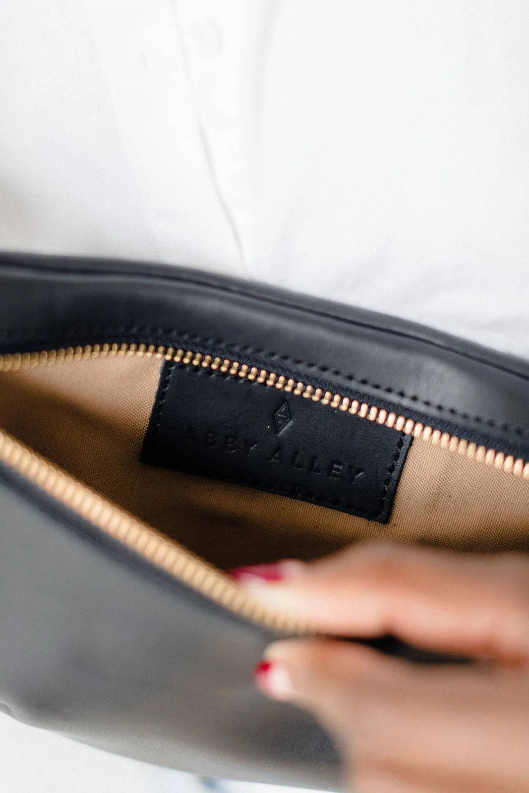 Sling Bag in Black